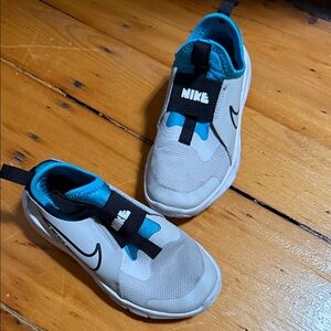 Nike Kids Sneakers - White and Teal